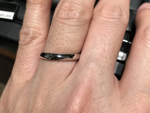 【ラザール ダイヤモンド(LAZARE DIAMOND)の口コミ】 しっかりとした作りで、私みたいに指が太くて関節が太い指でもしっかりと…