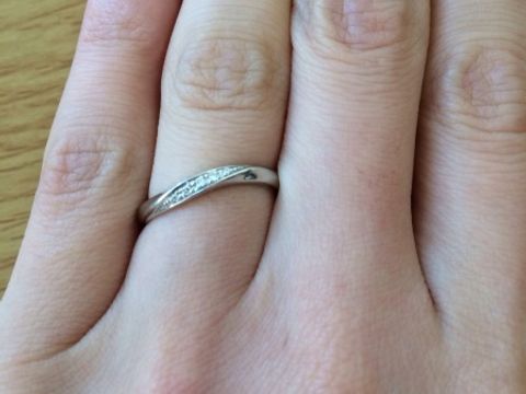 【銀座ダイヤモンドシライシの口コミ】 普段あまり指輪を付けることがなかったので、常につけることを考えるとシ…
