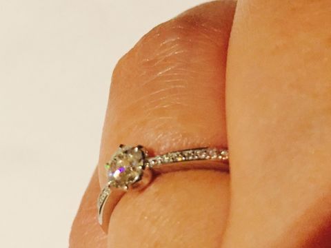 【ICHAROI(イサロイ)の口コミ】 私はダイヤのサイズよりも品質にこだわりました。イサロイには質の高いダ…