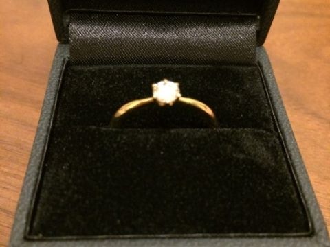 【トリニティ(Trinity)の口コミ】 サプライズでもらう婚約指輪といえば、パカっと箱から取り出す、ダイヤが…