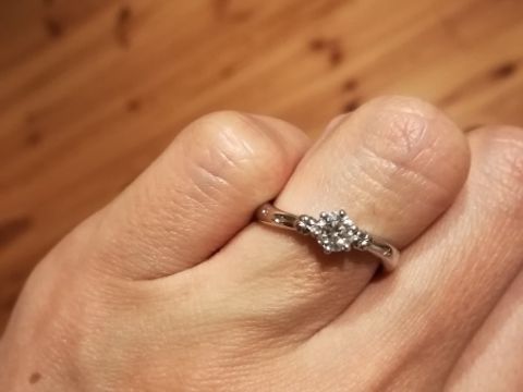 【ケイウノ ブライダル(K.UNO BRIDAL)の口コミ】 婚約指輪は要らないと言っていた私のために、彼がサプライズで用意してく…