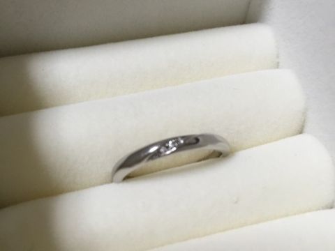 【工房　茶ぼうの口コミ】 毎日つける結婚指輪にはつけ心地の良さは大事だと思います。この指輪をつ…