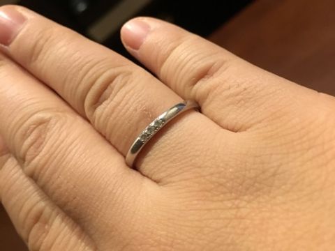【canal4℃(カナルヨンドシー)の口コミ】 最初は主人と同じくシンプルな指輪にしようと思っていたのですが、お店の…