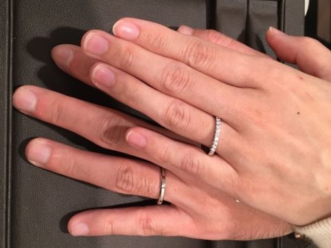 【アイプリモ(I-PRIMO)の口コミ】 ハーフエタニティのダイヤの輝きがとても綺麗で気に入りました。男性のデ…