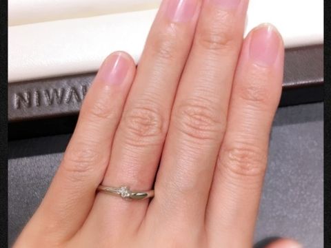 【俄(にわか)の口コミ】 他では見ないデザインに惹かれました。シンプルながらもワンポイントのア…