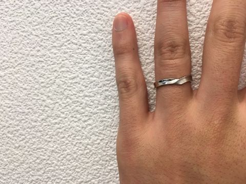 【JEWELRY  KAMATA(ジュエリーかまた)の口コミ】 質感について、検討していたときに試着させていただいた指輪です。
写真の…