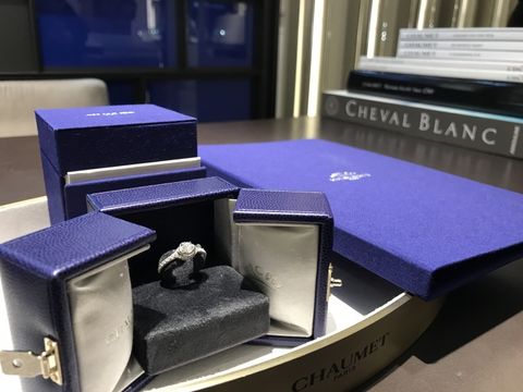 【ショーメ(CHAUMET)の口コミ】 ネットで探したときに、華やかでお花のようにも見えるデザインに一目惚れ…