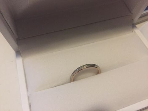 【THE KISS(ザ・キッス)の口コミ】 婚約指輪が傷つきやすいものだったので、プラチナと決めていました。
お店…