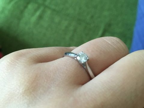 【ラザール ダイヤモンド【取扱店販売】の口コミ】 ブランドはラザールダイヤモンドです。色々見てくれたみたいですが、他社…