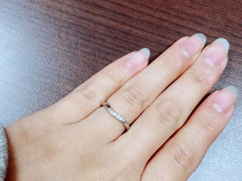 【GALA JEWELRY(ガラジュエリー)の口コミ】 やはりお値段です！プラチナでこのお値段はとても魅力的☆婚約指輪と重ね付…
