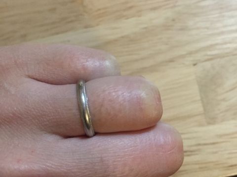 【俄(にわか)の口コミ】 デザインがシンプルなんだけれども、ミルウチを入れることによって少し可…