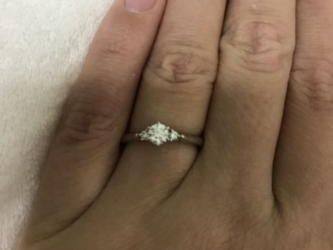 【銀座ダイヤモンドシライシの口コミ】 様々な指輪を見せていただき、どれもデザインが素敵で非常に迷いました。…
