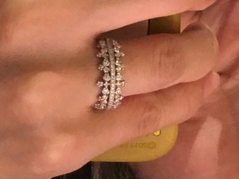 【AbHeri(アベリ)の口コミ】 ハーフエタニティのデザインはもちろんのこと、手のひら側にもデザインが…