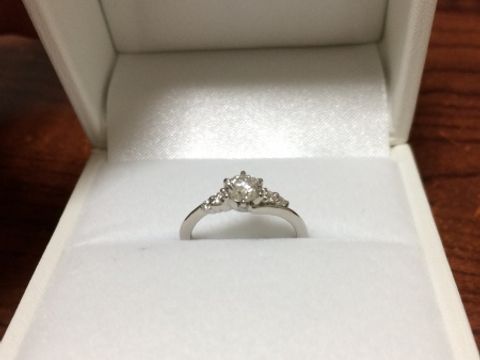 【宝寿堂(ほうじゅどう)の口コミ】 ブランドも多数見に行きました。しかし、このダイヤの質、GIA鑑定つき、こ…