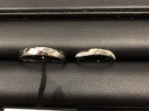 【ラザール ダイヤモンド(LAZARE DIAMOND)の口コミ】 男性は男性らしく、ごつめのデザインで、大抵の男性は気に入られるのでは…