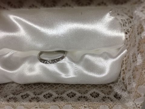 【宝寿堂(ほうじゅどう)の口コミ】 婚約指輪もこのお店で購入しました。
婚約指輪と重ねてづけをすることを前…