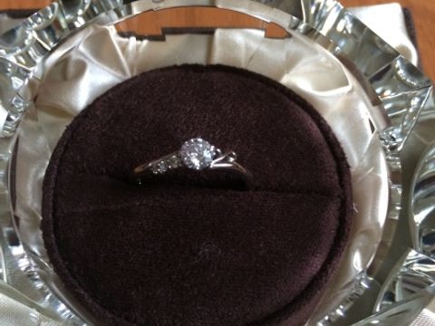 【JEWELRY  KAMATA(ジュエリーかまた)の口コミ】 デザインは割とすぐに決めて、ダイヤモンドをどうしたらいいか迷いました…