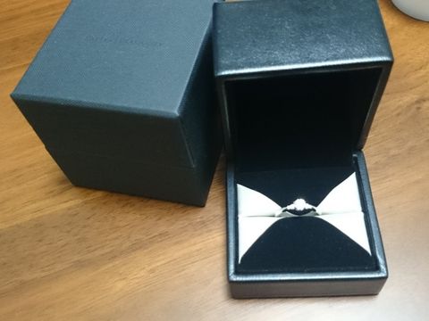 【エクセルコダイヤモンド(EXELCO DIAMOND)の口コミ】 エリザベートという種類の華やかなデザインとストーリー性に惚れ込んで決…