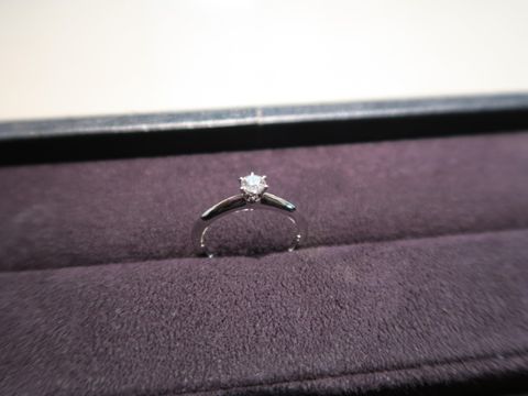 【ティファニー(Tiffany & Co.)の口コミ】 結婚指輪としていただきました。
以前からティファニーの婚約指輪が憧れだ…