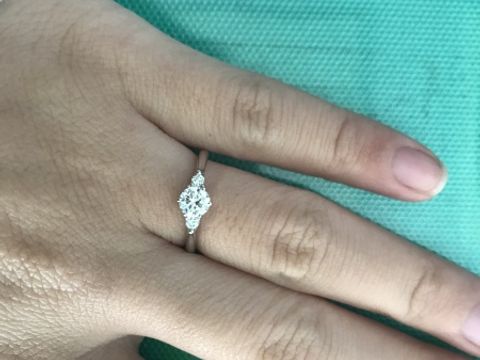 【BRILLIANCE+(ブリリアンスプラス)の口コミ】 メレダイヤがついたものがよかったので、このデザインに決めました。ダイ…