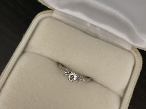 【ミルフローラ(Milluflora)の口コミ】 最終的にはダイヤの質とデザインで納得できるものに決めました。王道のま…