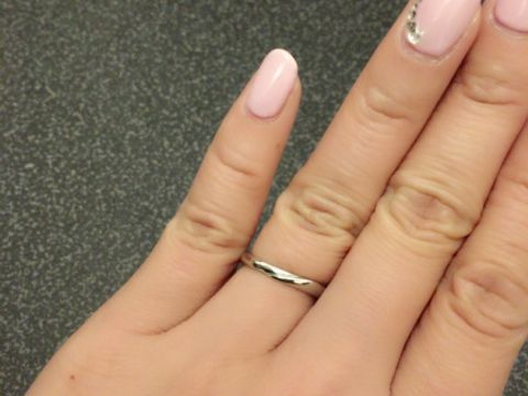 【宝寿堂(ほうじゅどう)の口コミ】 こちらを先に選び、そのあとに婚約指輪を選びました。
ストレートよりウェ…