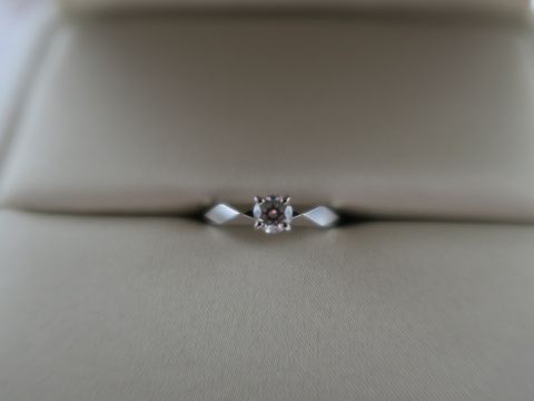 【ブシュロン(BOUCHERON)の口コミ】 予算内でいくつかのブランドの指輪を比較したが、ダイヤが綺麗に見えたの…