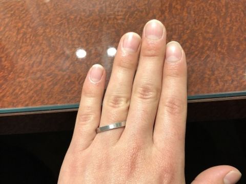 【JEWELRY  KAMATA(ジュエリーかまた)の口コミ】 シンプルなデザインで、男性にとっては気にいるデザインだとおもいます。…