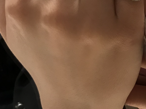 【銀座ダイヤモンドシライシの口コミ】 デザインがとても可愛く、かつ自身の指に合っていたこと。事前にホームペ…