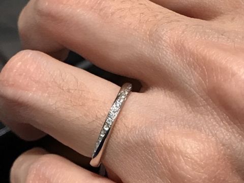 【アイプリモ(I-PRIMO)の口コミ】 品質の良いいろいろなサイズのダイヤモンドが埋め込まれており、存在感の…