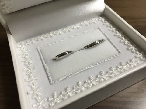 【宝寿堂(ほうじゅどう)の口コミ】 僅かな曲線の入った滑らかなデザインが気に入りました。太すぎず細すぎず2…