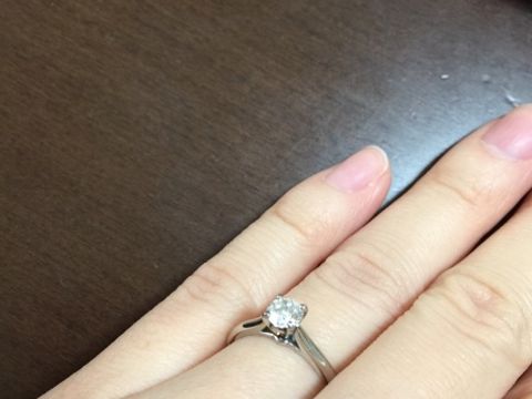 【カルティエ(Cartier)の口コミ】 シンプルな立て爪型のダイヤのリングを探していたので、イメージ通りだっ…