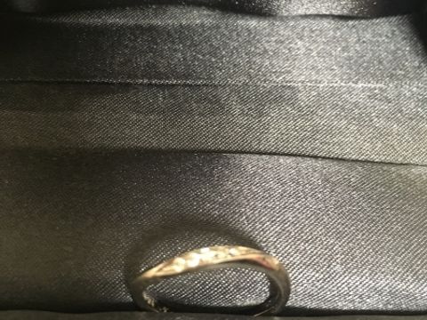 【ラザール ダイヤモンド(LAZARE DIAMOND)の口コミ】 ウェーブのあるデザインを探しておりなかなか他ブランドにはなかったため…