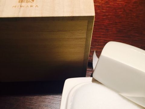 【俄(にわか)の口コミ】 メインのダイヤとメレダイヤのバランスがとても可愛くて即決でした。「白…