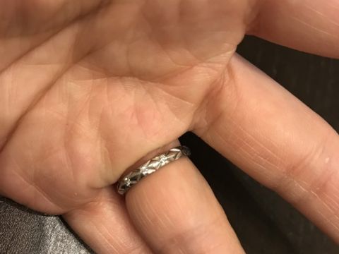 【シャネル(CHANEL)の口コミ】 ペアで購入なので、夫も着けやすいこと。日常着けっぱなしなので、ゴチャ…