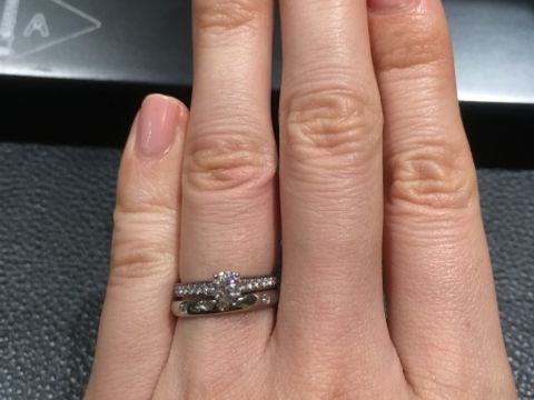 【ヴァン クリーフ＆アーペル(Van Cleef & Arpels)の口コミ】 エレガントかつ繊細で、スタイリッシュなデザインは、彼も好きだったよう…