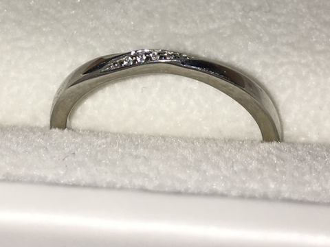 【アンジェリックフォセッテ(Angelique Fossette)の口コミ】 いろいろな店舗でいろいろなブランドの指輪を見てきたが、見ているうちに…