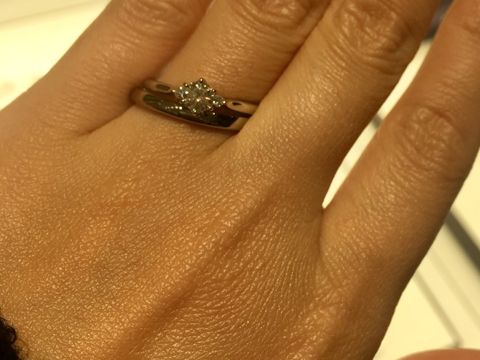 【俄(にわか)の口コミ】 もともと婚約指輪は一粒ダイヤのイメージだったので、一粒ダイヤのものを…
