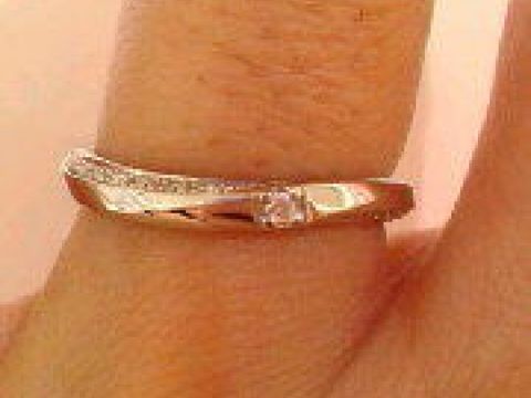 【4℃ BRIDAL(ヨンドシーブライダル)の口コミ】 93％や95％が一般的なプラチナの配合率になる中で、こちらの指輪は99%プラ…