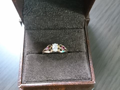 【LORO(ロロ)の口コミ】 旦那がお店のデザイナーさんと打ち合わせをし、デザインを考えたくれまし…