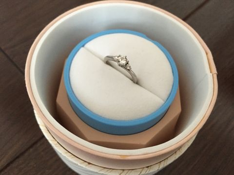 【銀座ダイヤモンドシライシの口コミ】 こちらは0.256カラットのものですがダイヤモンドが目立ちすぎずつけやすい…