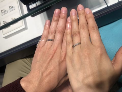 【銀座ダイヤモンドシライシの口コミ】 細くてかわいい！という印象の指輪です。少しひねりの加わったような、ダ…