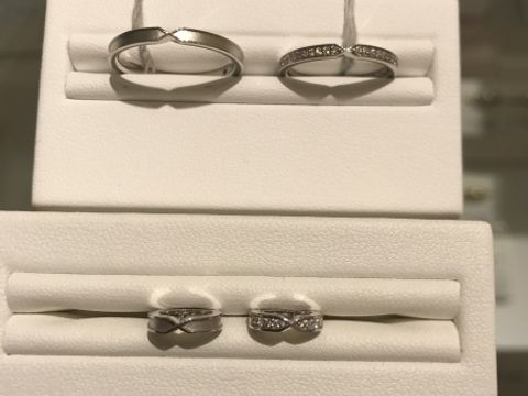 【Douxmiere bijou SOPHIA(ドゥミエール ビジュソフィア)の口コミ】 他ブランドでは見たことのない、リボンのような形のデザインが魅力的でし…