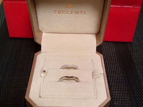 【TRECENTI(トレセンテ)の口コミ】 婚約指輪との重ねづけの機会も考え、V字型の婚約指輪に合う指輪を探してい…