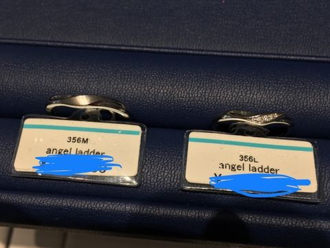 【銀座ダイヤモンドシライシの口コミ】 メレダイヤのついているストレートタイプで探していましたが、いろいろな…