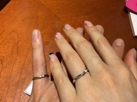 【TRECENTI(トレセンテ)の口コミ】 双子ダイヤ、着け心地すごくよかったです。私はお揃いの指輪に憧れがあっ…