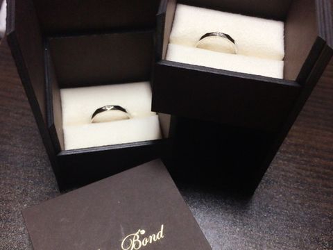 【Love Bond(ラブボンド)の口コミ】 変わったデザインに惹かれ一目惚れしました。
この指輪を見つけるまではシ…