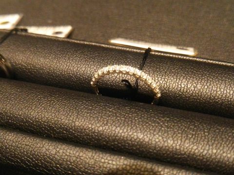 【エクセルコダイヤモンド(EXELCO DIAMOND)の口コミ】 爪止めなので、横から見ても上から見てもどこらかでもキラキラと光ってい…