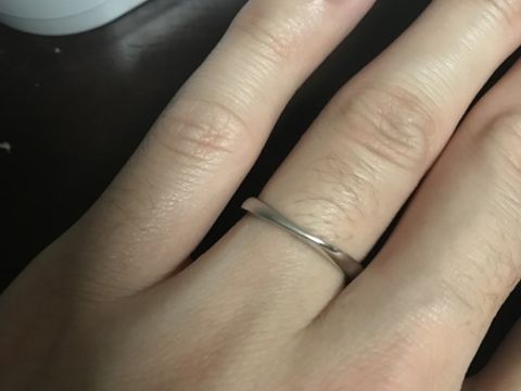 【銀座ダイヤモンドシライシの口コミ】 価格が他のブランドよりも安い割には、新婦側のものはダイアモンドの大き…