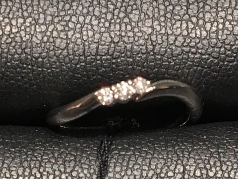 【エクセルコダイヤモンド(EXELCO DIAMOND)の口コミ】 ダイヤモンドがとても綺麗な作りでした。メレダイヤの埋め込みとは違い、…